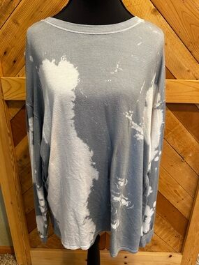 T Party Fashion Blue and White Tie-Dye Long Sleeve Top